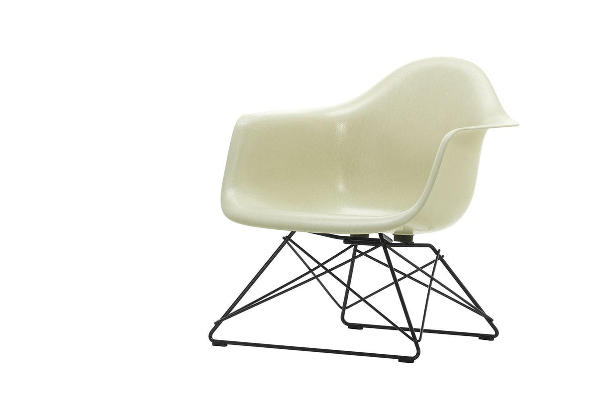 Eames Fiberglass LAR Armchair, Charles and ray eames, Vitra