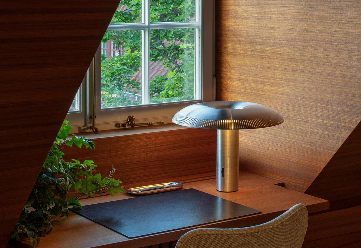 w203 Ilumina Table Lamp, Ilse crawford, Wastberg