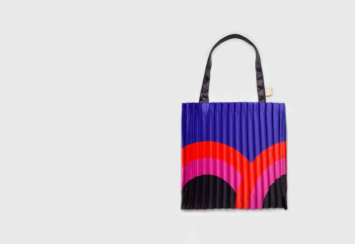 Pleated Tote, Multitudes